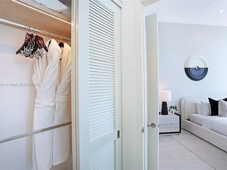 4401 Collins Ave #PH SOUTH — Photo 66