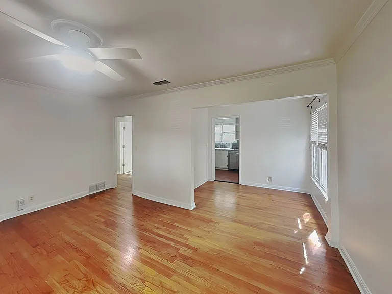 805 Northwood Rd — Photo 4