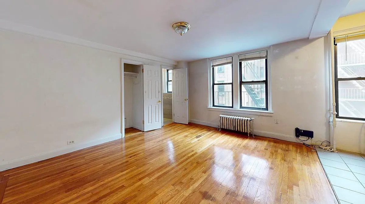 Building Photo - 321 E 54th St #6G