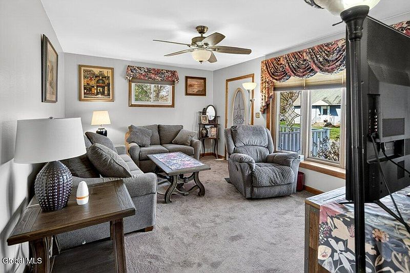 2nd image of 3 Hudson Place