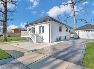 650 E 153rd St, Phoenix, IL 60426
