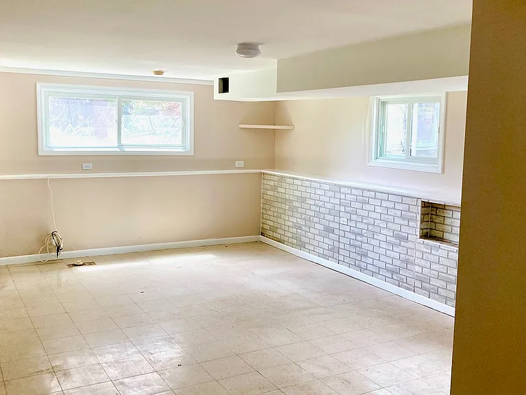 710 W Ridge Rd — Photo 12