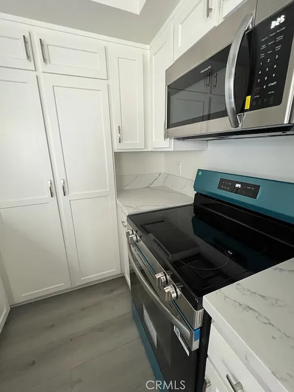 3 bed, 1.5 bath, 1347 sqft, $3,450 — Photo 2
