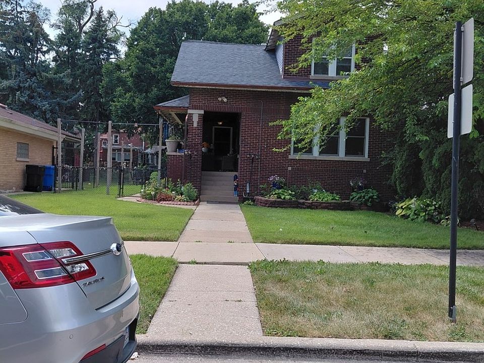 2nd image of 9514 S Leavitt St