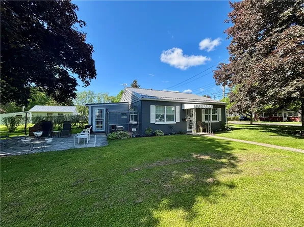 99 N Main St, Mount Morris, NY 14510