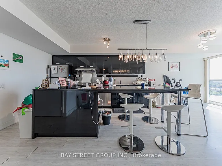 19 Singer Ct #1523 — Photo 2
