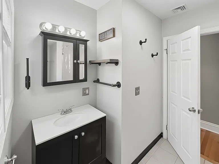 358-362 Weeden St #3 — Photo 7