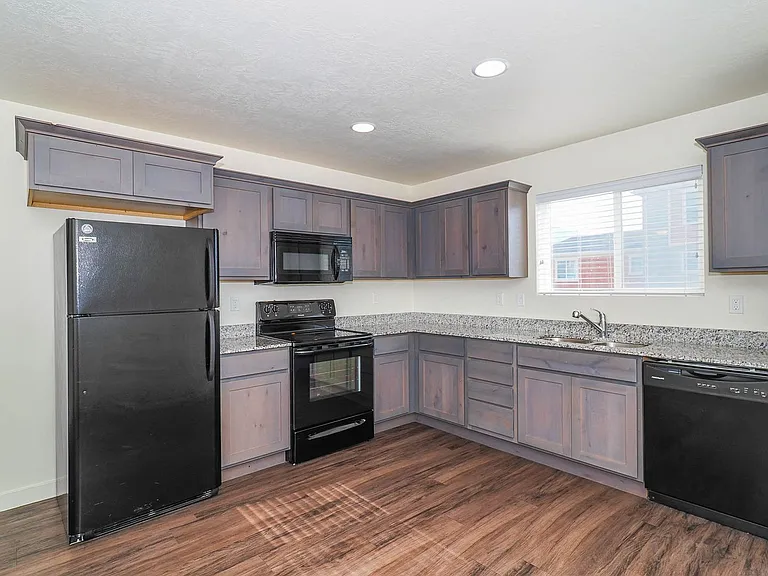 634 N 130 E — Photo 9