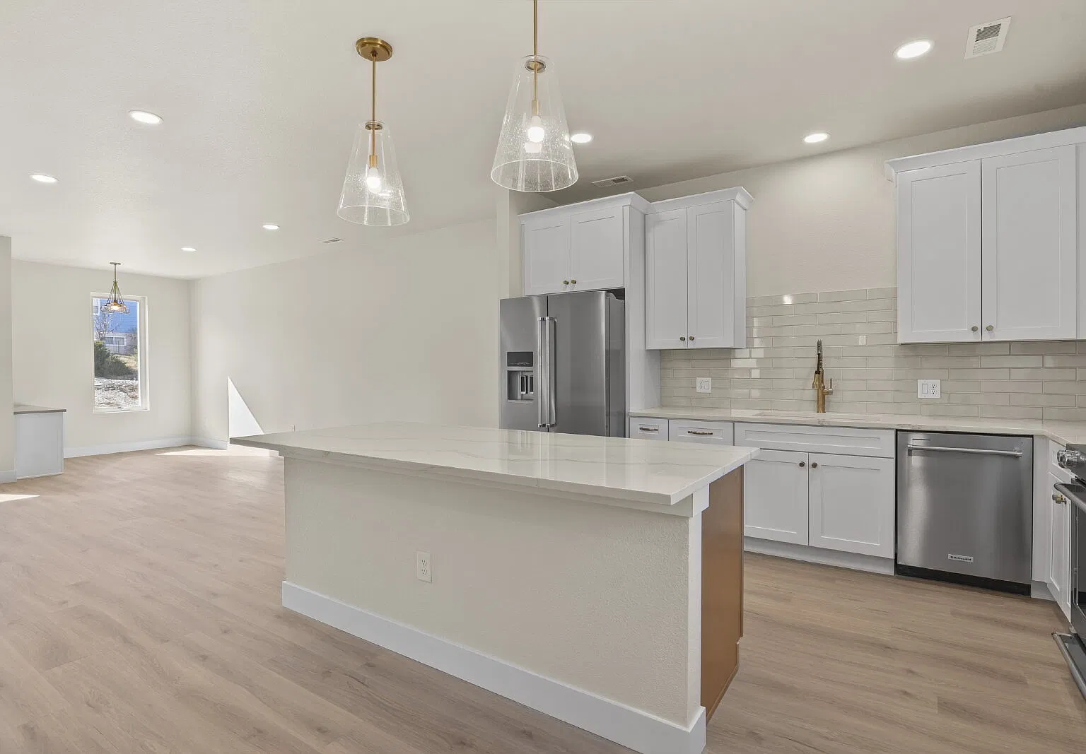 3 bed, 3.5 bath, 1794 sqft, $3,300 — Photo 4