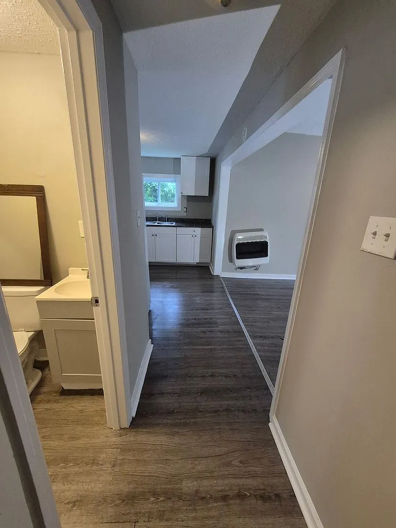 542 Woodford Avenue — Photo 4