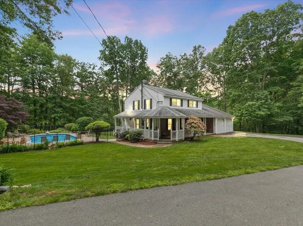 12 Mockingbird Lane, Kingston, NH 03848