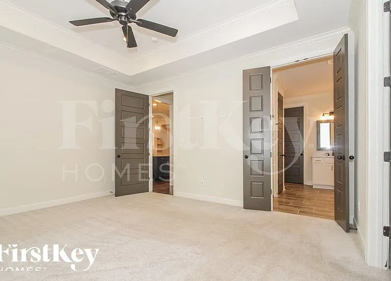 10242 Evergreen Manor Cv — Photo 6