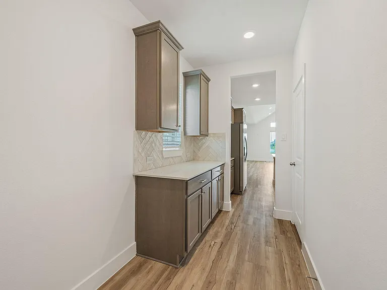 832 Sarasota Shore Dr — Photo 20