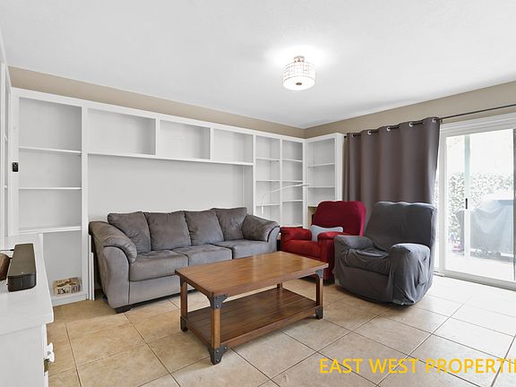 5th image of 2409 Sommerset Dr