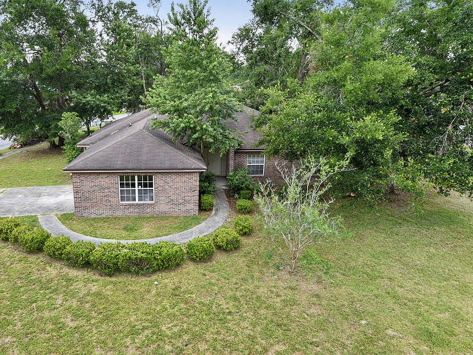1st image of 751 Chestnut Oak Dr N