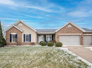 282 Royallsprings Pkwy, Dardenne Prairie, MO 63368