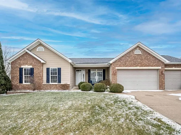 282 Royallsprings Pkwy, Dardenne Prairie, MO 63368