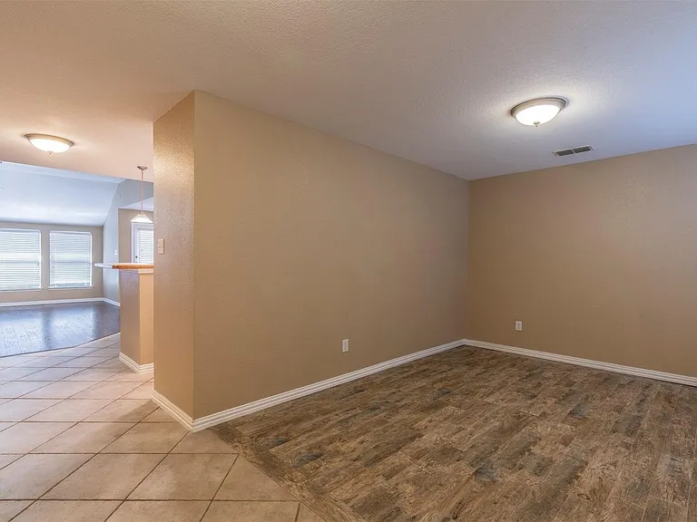 2017 Lake Highlands Dr — Photo 16