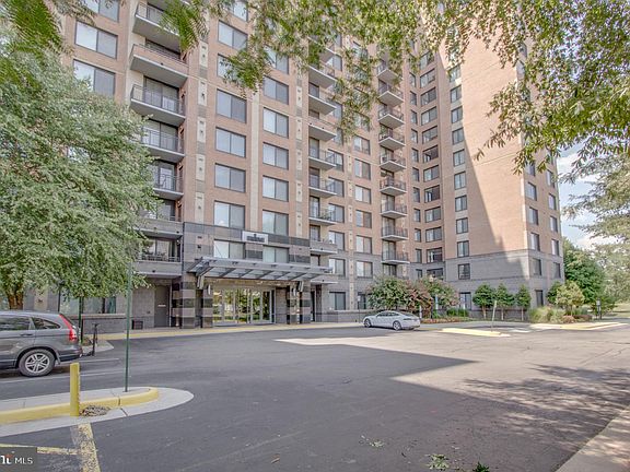 4th image of 2451 Midtown Ave APT 319