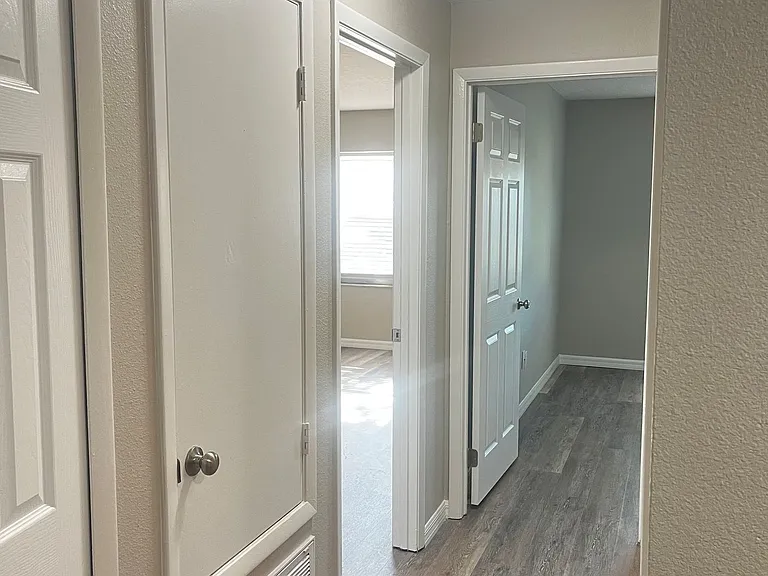 Spring Garden Apartments — Photo 10