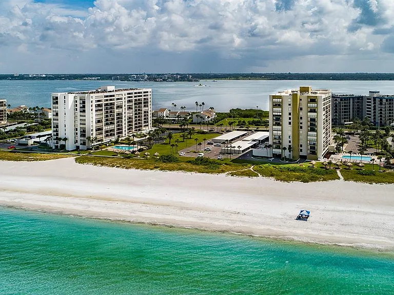 1460 Gulf Blvd #1105 — Photo 3