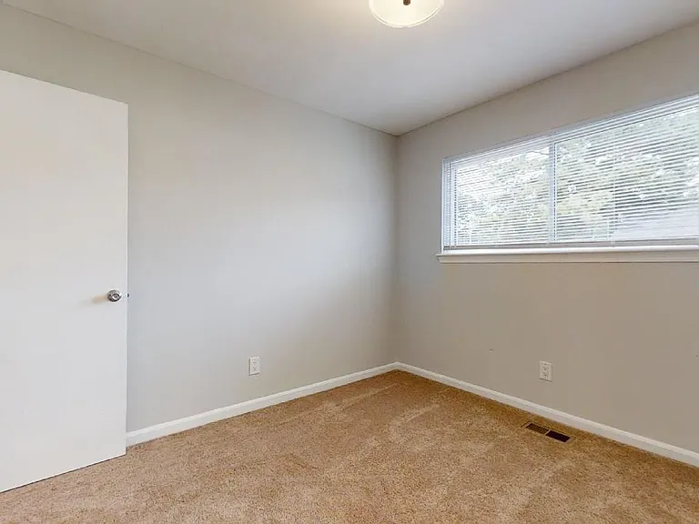 114 Villa Dr — Photo 29
