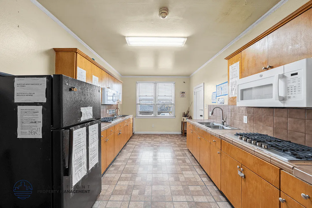 402 N. Soto St. — Photo 1