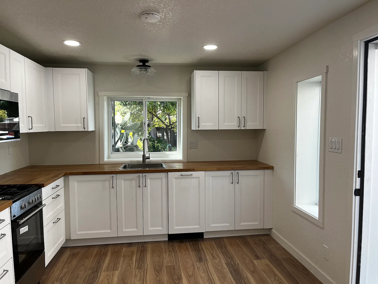 1 bed, 400 sqft, $1,750 — Photo 4