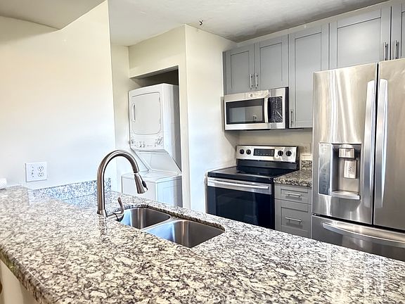 4th image of 2032 SW 81st Way
