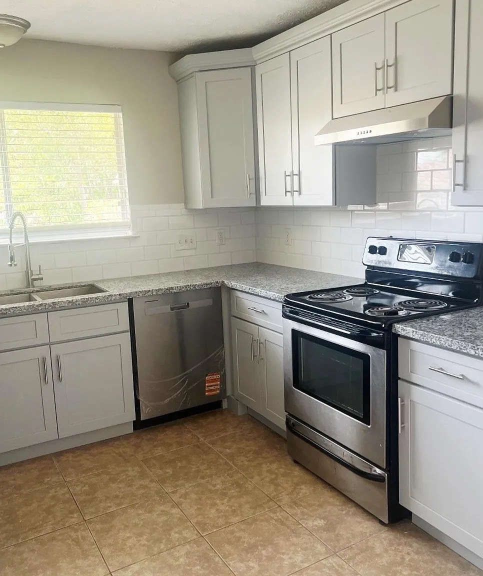 3 bed, 2.0 bath, 1397 sqft, $1,950 — Photo 4
