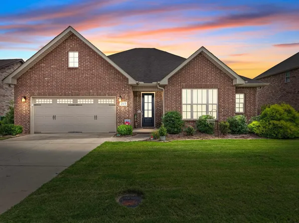 2113 S Meadows Dr, Huntsville, AL 35803