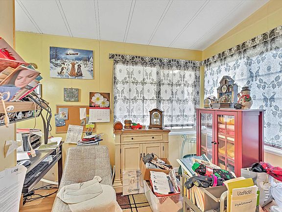 5th image of 424 Honolulu Cir