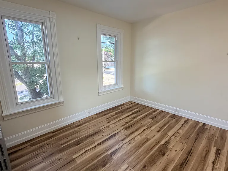 149 N Front St #2 — Photo 7