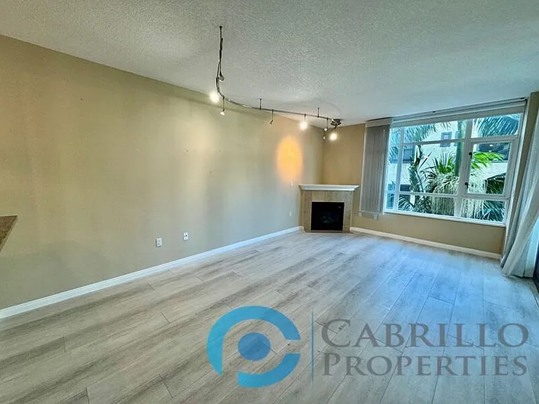 850 Beech St #504 — Photo 10