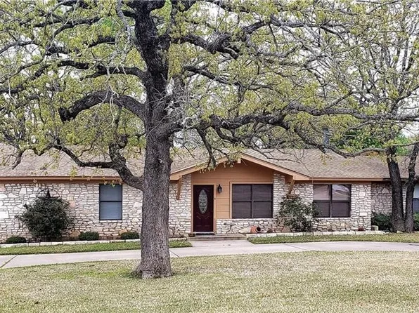 603 River Oaks Dr, Gatesville, TX 76528