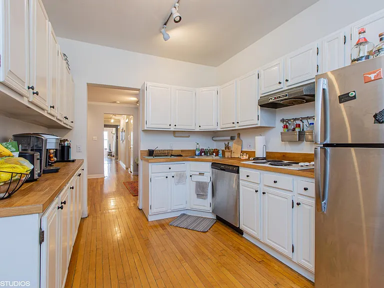 642 W Aldine Ave #3 — Photo 11