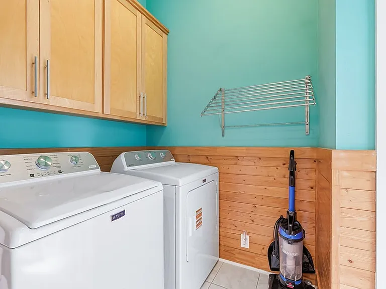 Laundry Room Cabinet