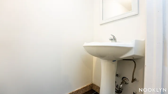 Rented by Nooklyn NYC LLC | media 35