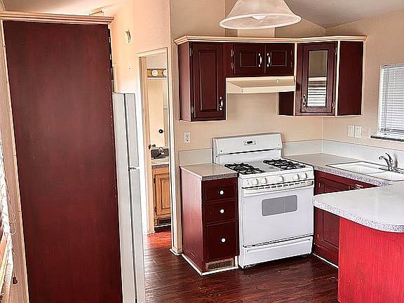 2nd image of 5 Tracy Dr #A