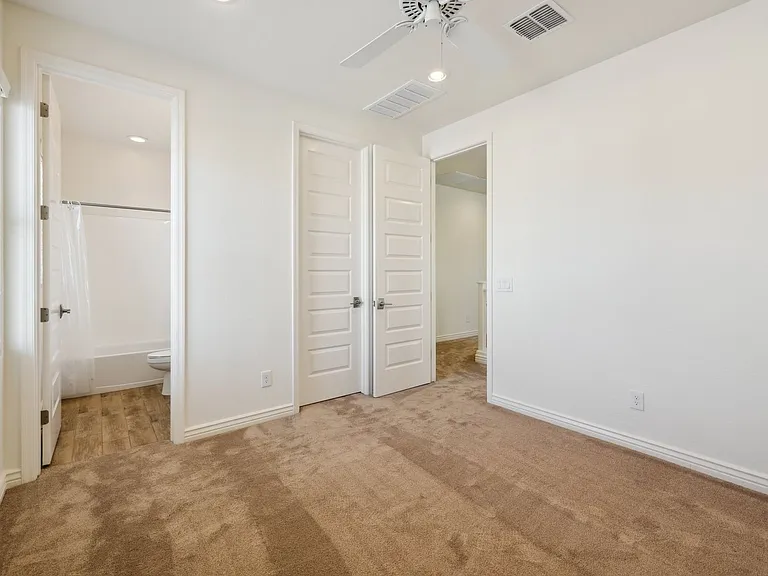 211 E Brinley Dr — Photo 34