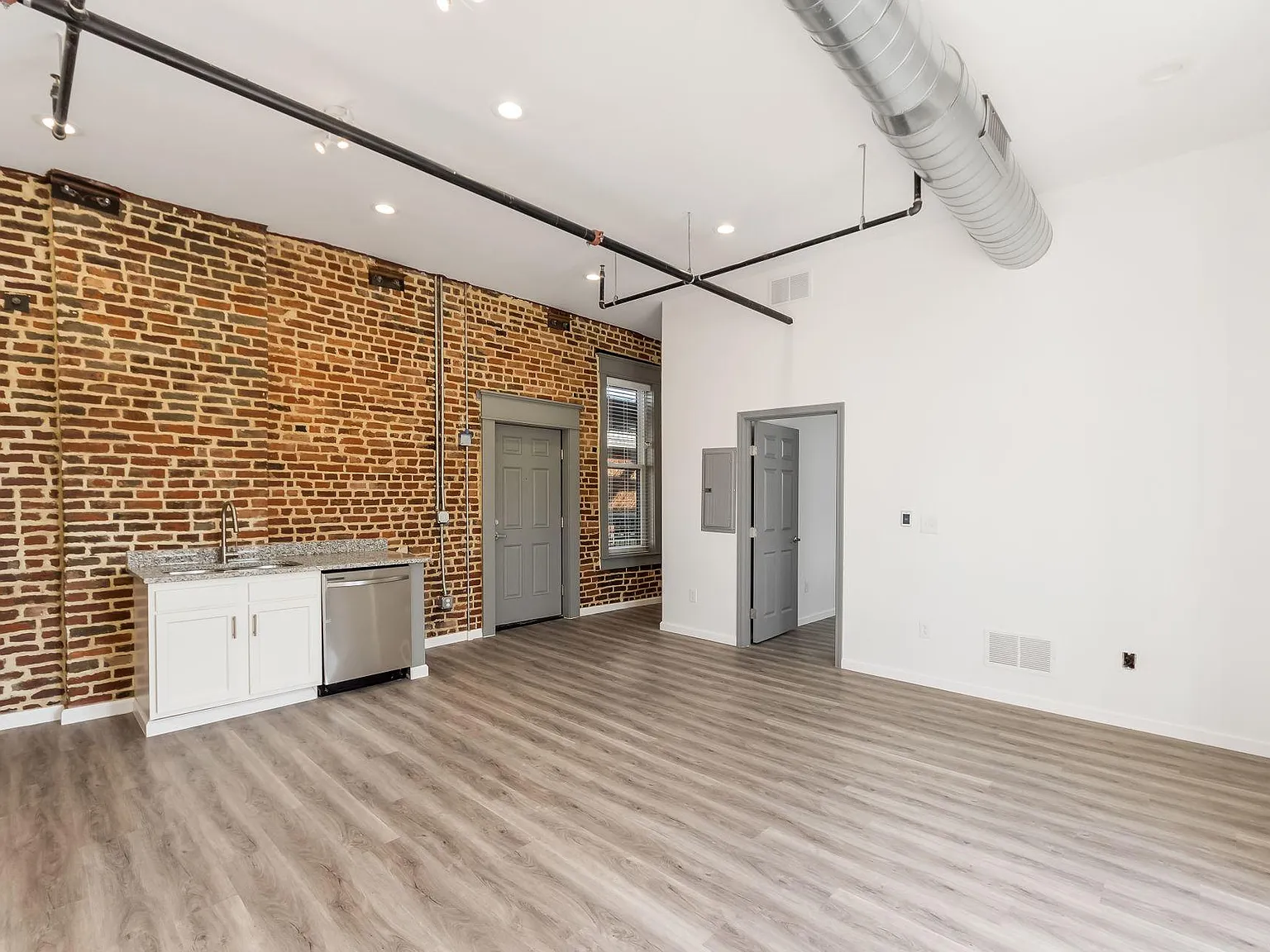 1 bed, 750 sqft, $1,550 — Photo 3