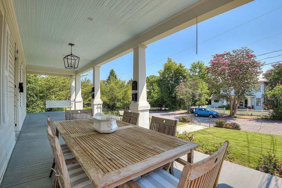 1 bed, 900 sqft, $1,700 — Photo 3