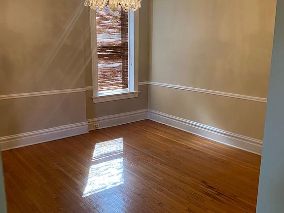 3rd image of 3418 Magnolia Ave