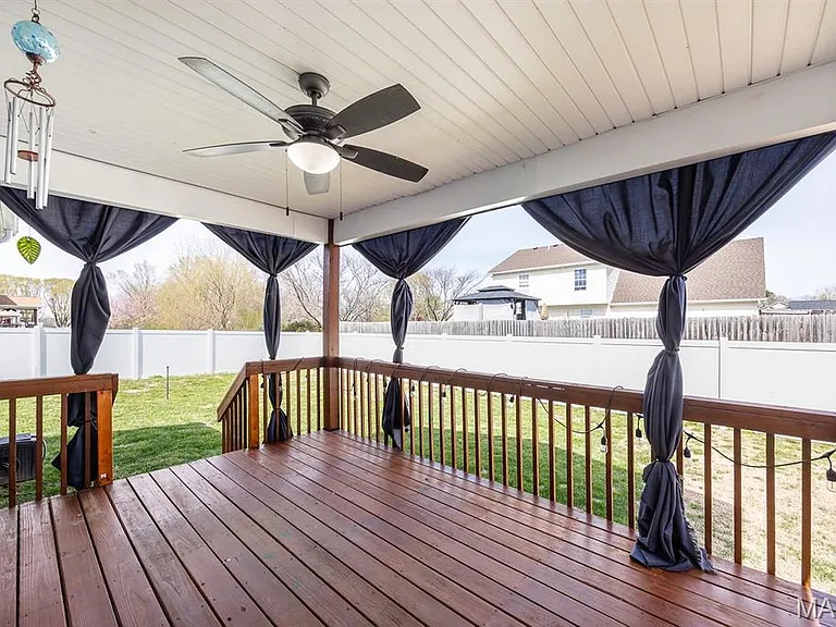 407 Sammy Ln — Photo 36