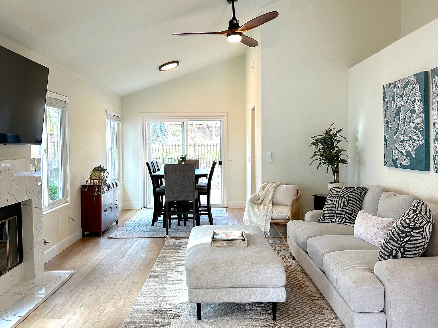 2 bed, 1121 sqft, $3,995 — Photo 4