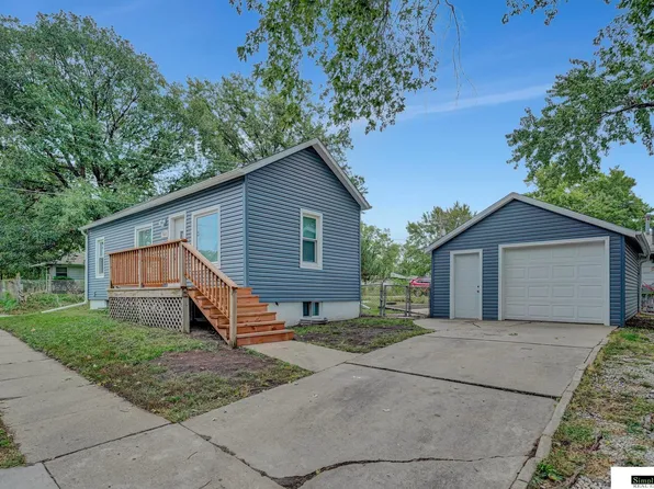 5815 Adams St, Lincoln, NE 68507