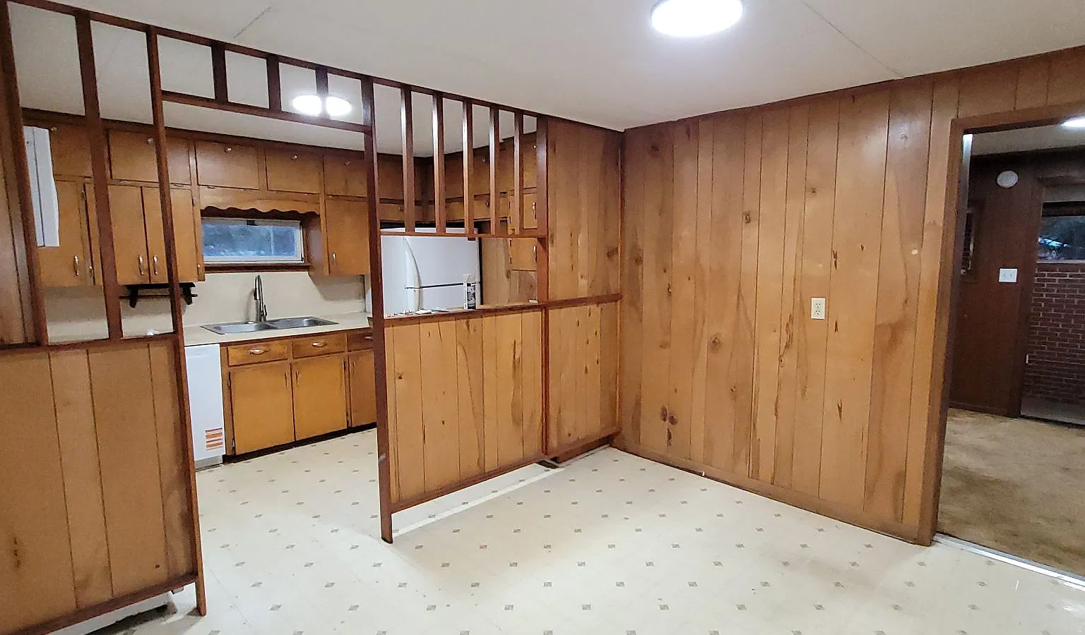3 bed, 1.5 bath, 1379 sqft, $1,500 — Photo 4