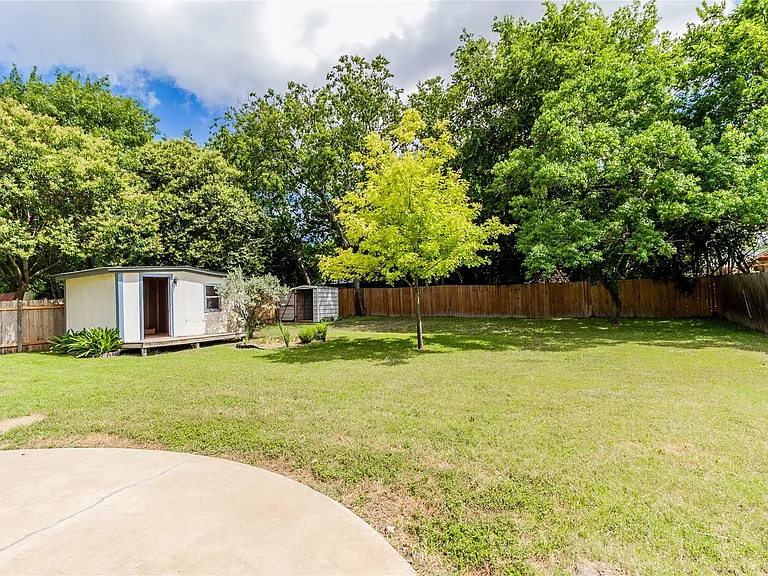 906 Red Cliff Dr — Photo 19