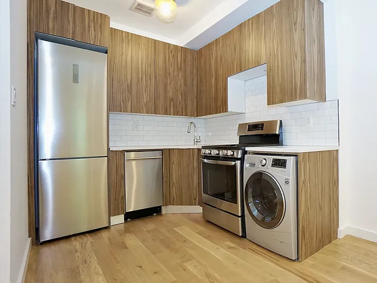 111 S 4th St #2F — Photo 3