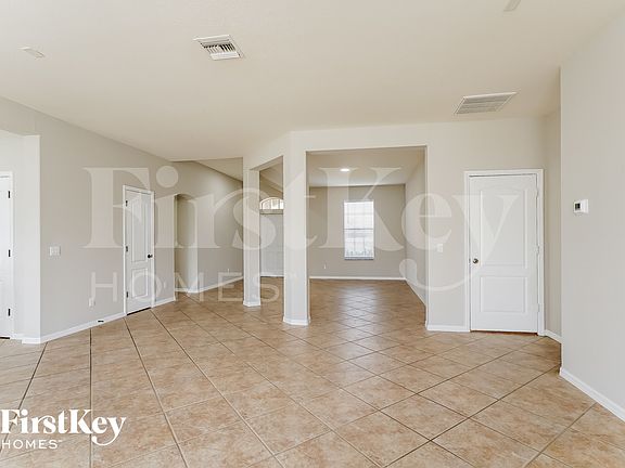 3rd image of 114 NW 13th Ter